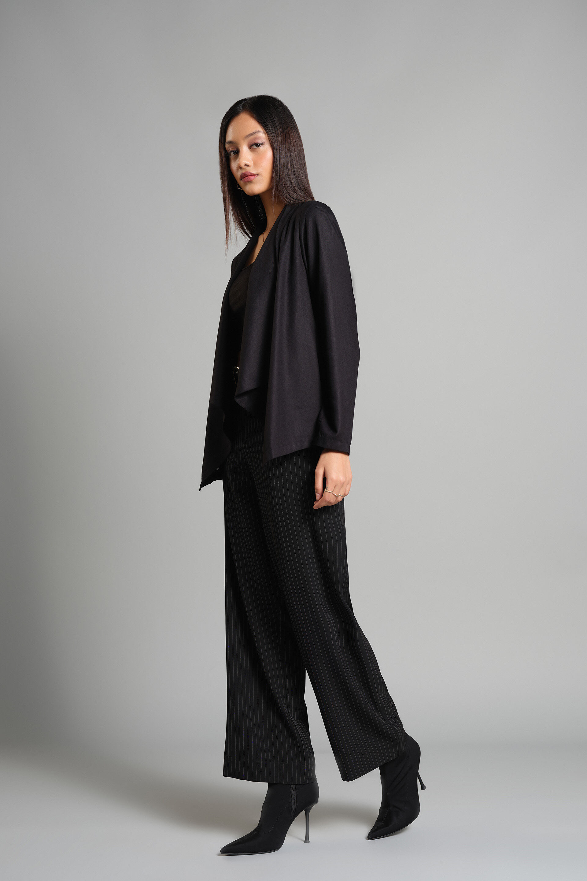 Wear It Over Shrug, Black, image 2